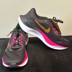 NEW Nike Zoom Fly 5 Black/Pink Casual Sneaker - Womens Size 7.5 (fits Youth 6Y)
